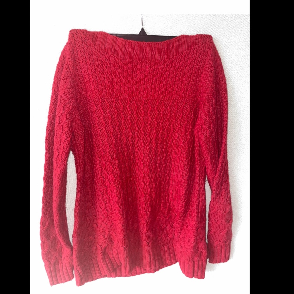 Red sweater - Picture 2 of 3